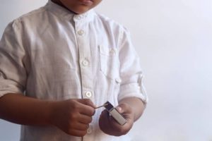 Jucării AI periculoase avertizează copiii despre cuțite și cum să aprindă chibrituri