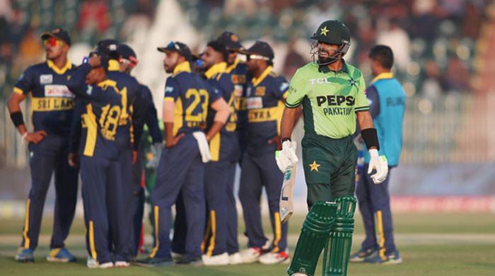 [ad_1] Dominanța Sri Lankai în primul ODI contra Pakistanului Primul meci din seria de One Day Internationals (ODI) între Pakistan și Sri Lanka, desfășurat pe 11 noiembrie 2025, a fost marcat de o performanță impresionantă a bowlerilor srilankezi