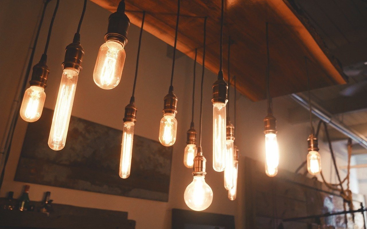 Creșterea costurilor energiei electrice a atins cel mai înalt nivel în luna octombrie, cu o majorare de 72,3% față de anul anterior, conform datelor oferite de Institutul Național de Statistică