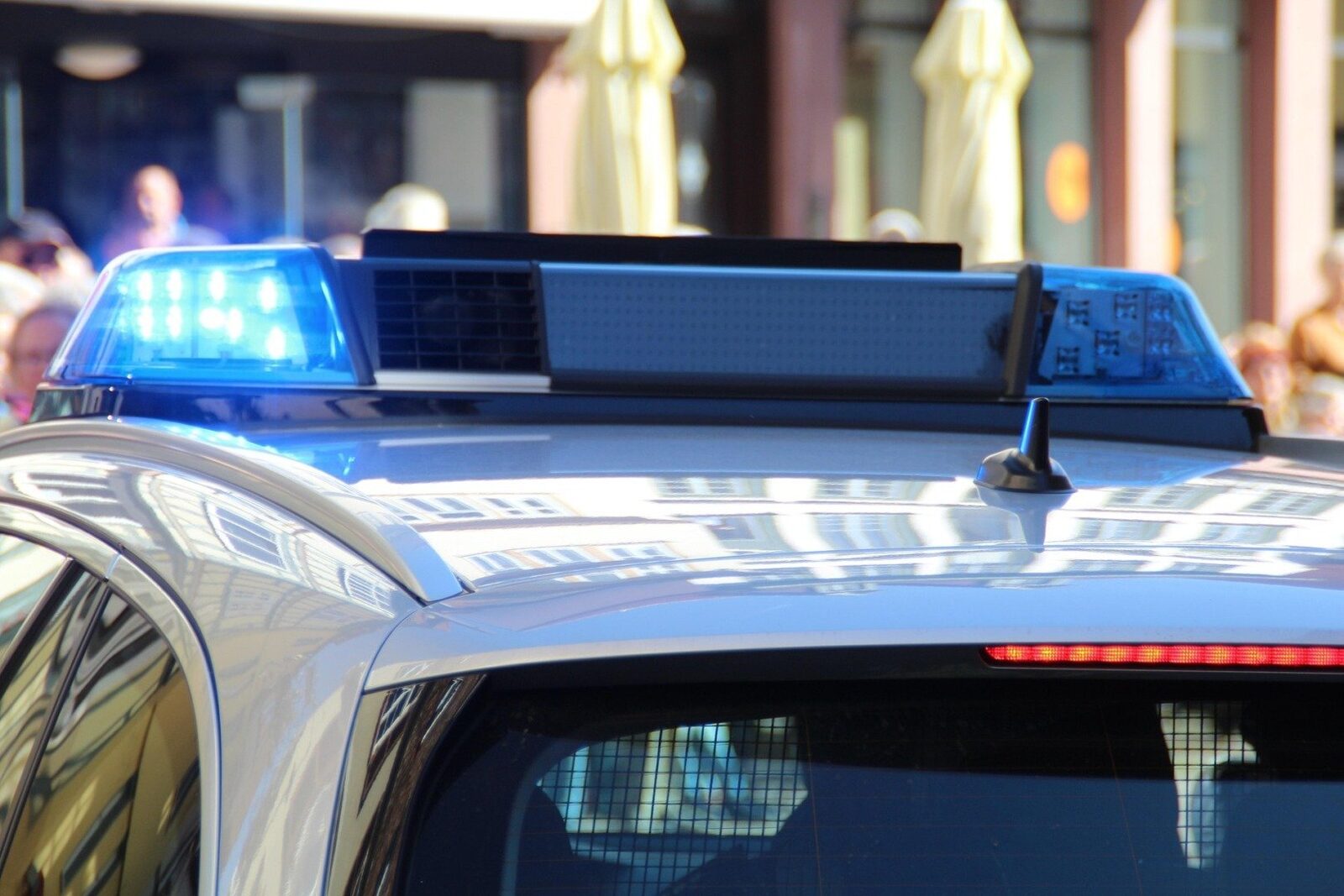 [ad_1] O fetiță în vârstă de un an și o lună a fost grav rănită într-un accident petrecut sâmbătă în județul Vaslui, unde un automobil a lovit cu violență un cap de pod