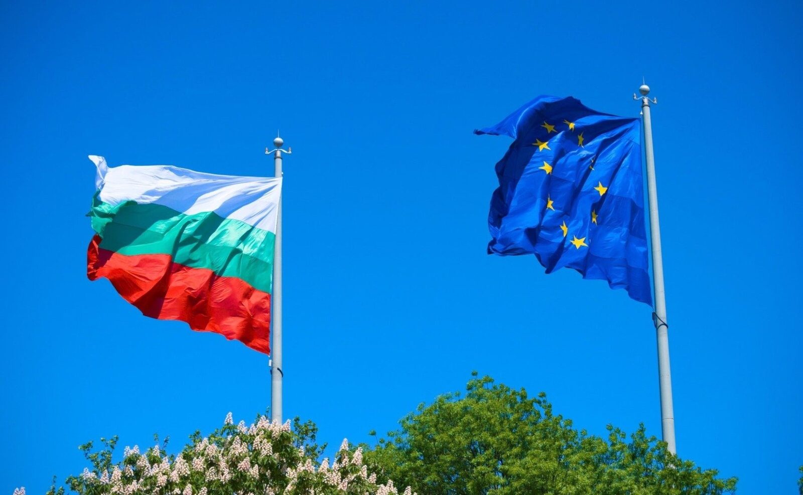 Comisia Europeană suspendă temporar peste 200 de milioane de euro din fondurile de redresare destinate Bulgariei din cauza întârzierei reformei instituției anticorupție din Sofia