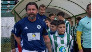 Îl știi? A obținut trei trofee cu Dinamo și continuă să joace fotbal la 50 de ani