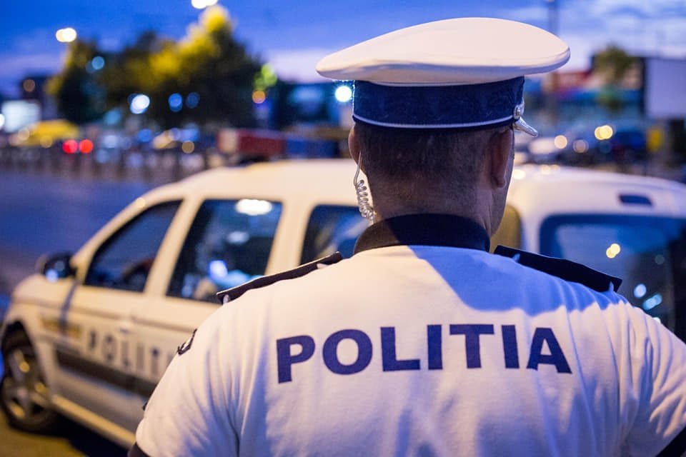 [ad_1] Ministerul Afacerilor Interne avertizează că, în timpul sezonului de sărbători, coletele pot ascunde surprize periculoase