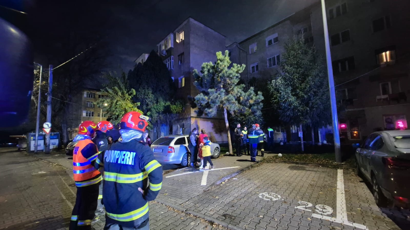 Oprirea alimentării cu gaz într-un imobil din Alba după ce locatarii au detectat un miros puternic și descoperirea unei persoane decedate într-un apartament
