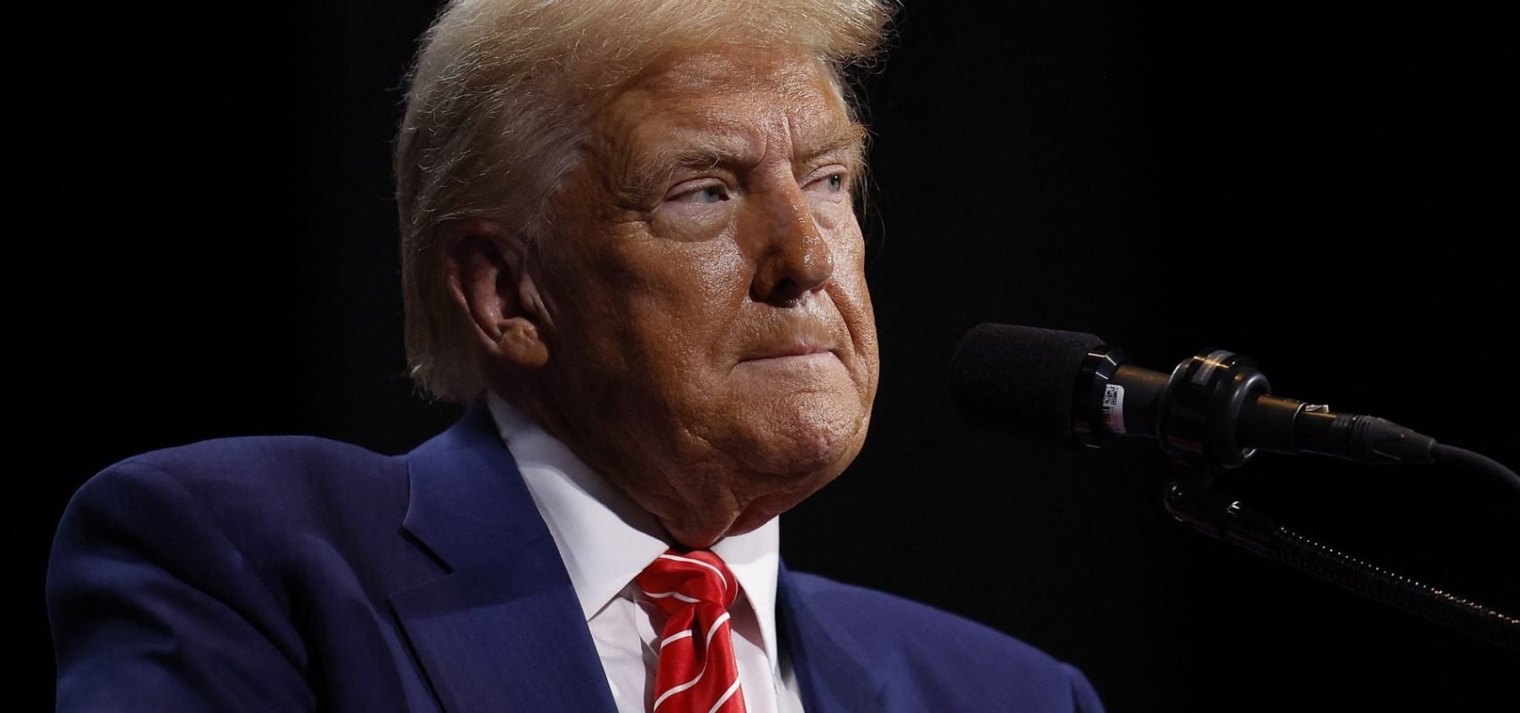 [ad_1] Președintele Statelor Unite, Donald Trump, a anunțat sâmbătă că propunerea sa actuală pentru soluționarea conflictului din Ucraina nu reprezintă versiunea finală a ofertei sale