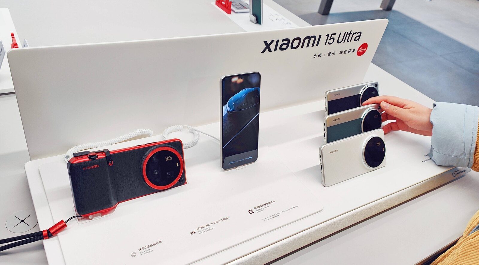 [ad_1] Xiaomi a inaugurat primul său magazin fizic din România, situat în centrul comercial ParkLake din București