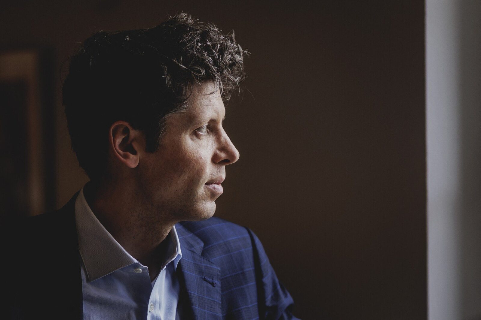 [ad_1] Sam Altman, CEO-ul OpenAI, a stârnit recent discuții despre viitorul conducerii companiei și despre rolul inteligenței artificiale în leadership