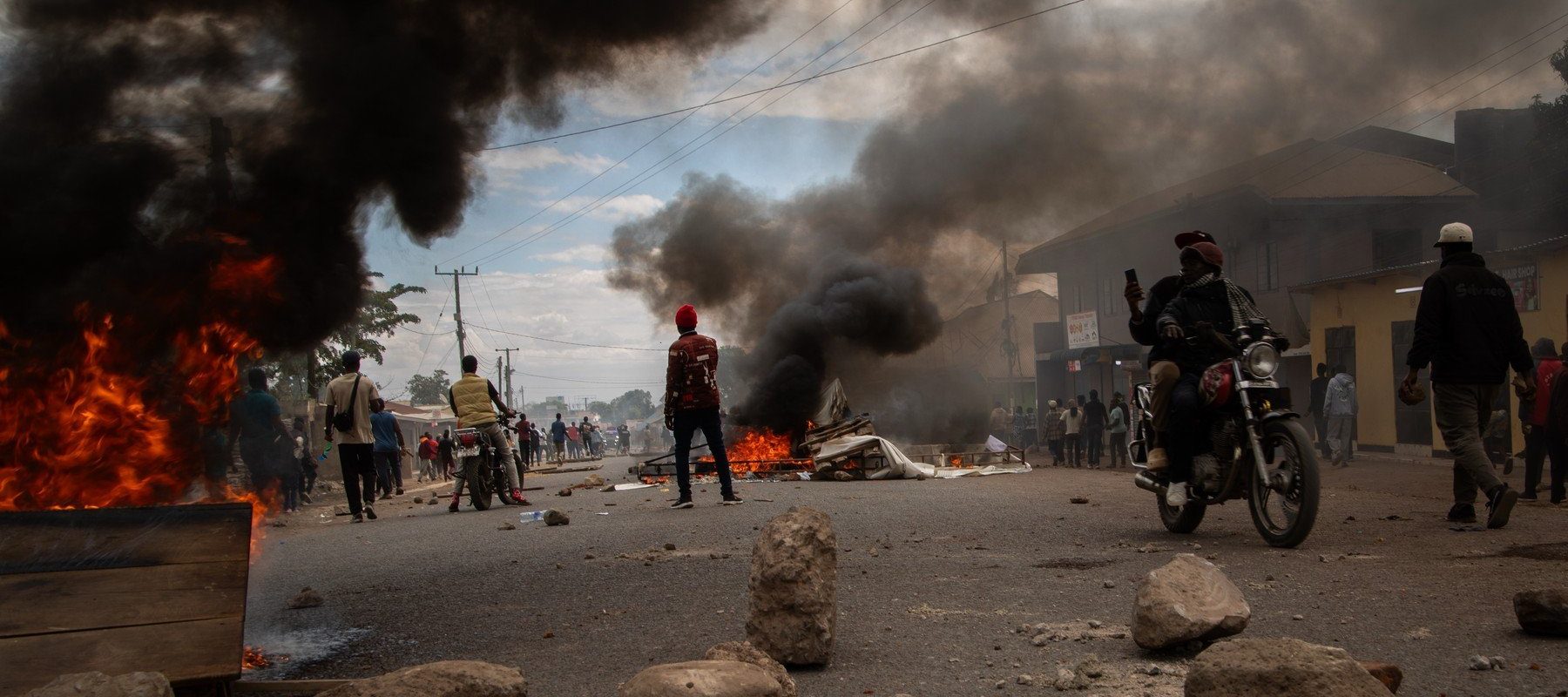 [ad_1] Peste 200 de persoane au fost puse sub acuzare pentru „trădare” în Tanzania, ca urmare a violențelor răspicite care au avut loc în timpul recentei campanii electorale, potrivit surselor judiciare citate de agențiile de știri