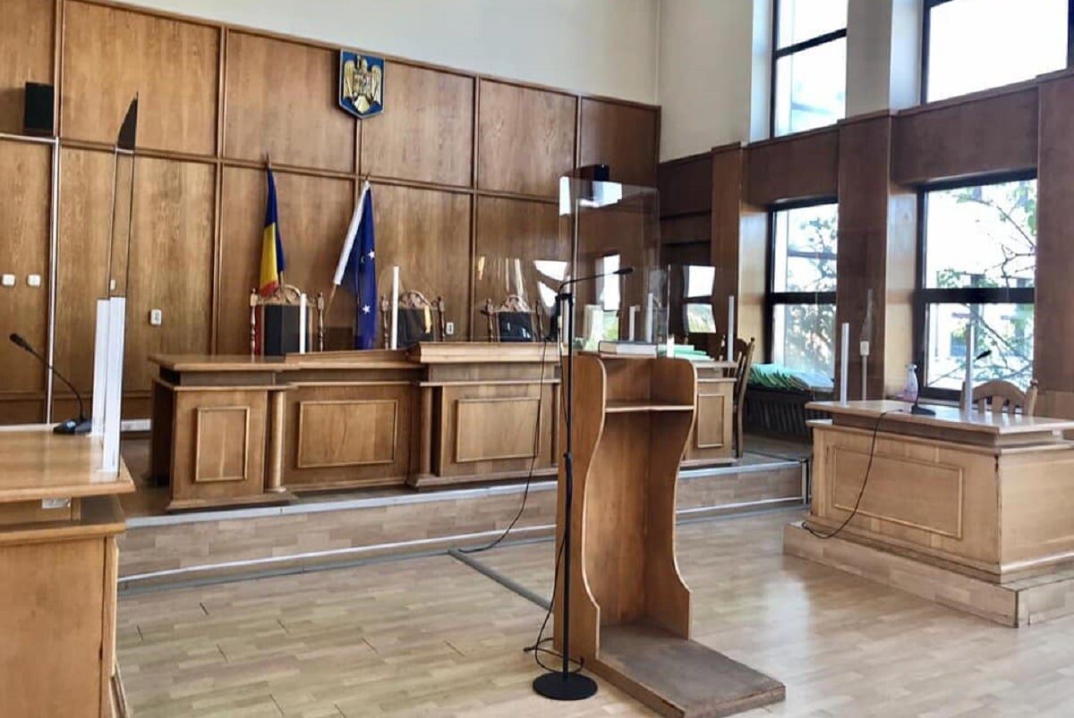 [ad_1] Claudiu Sandu, vicepreședintele Consiliului Superior al Magistraturii (CSM), a anunțat recent că plângerea penală împotriva vicepremierului Oana Gheorghiu a fost trimisă la Parchetul General
