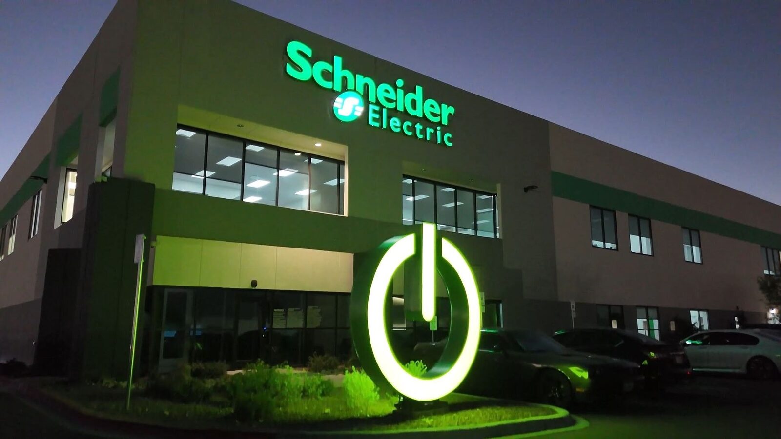[ad_1] Schneider Electric a anunțat semnarea unui contract semnificativ în Statele Unite, vizând extinderea infrastructurii IT dedicate inteligenței artificiale (AI)