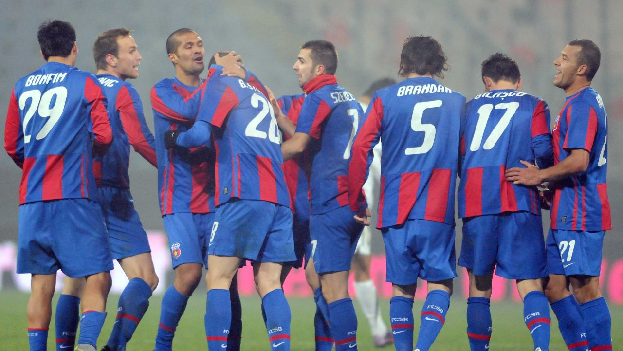 steaua-bucuresti-universitatea-cluj-3-0liga-1-6122010.jpg