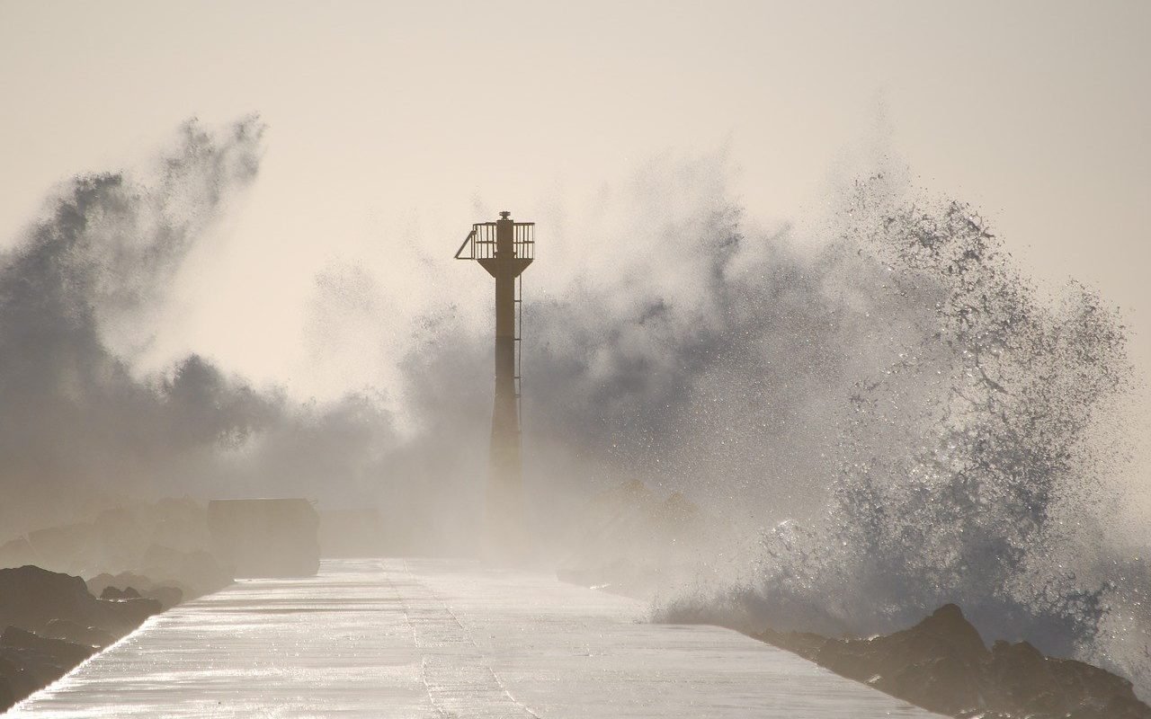 Super-taifunul Fung-wong, cea mai intense furtună a anului care afectează Filipine: două decese, peste un milion de evacuați și vânturi de până la 230 km/h