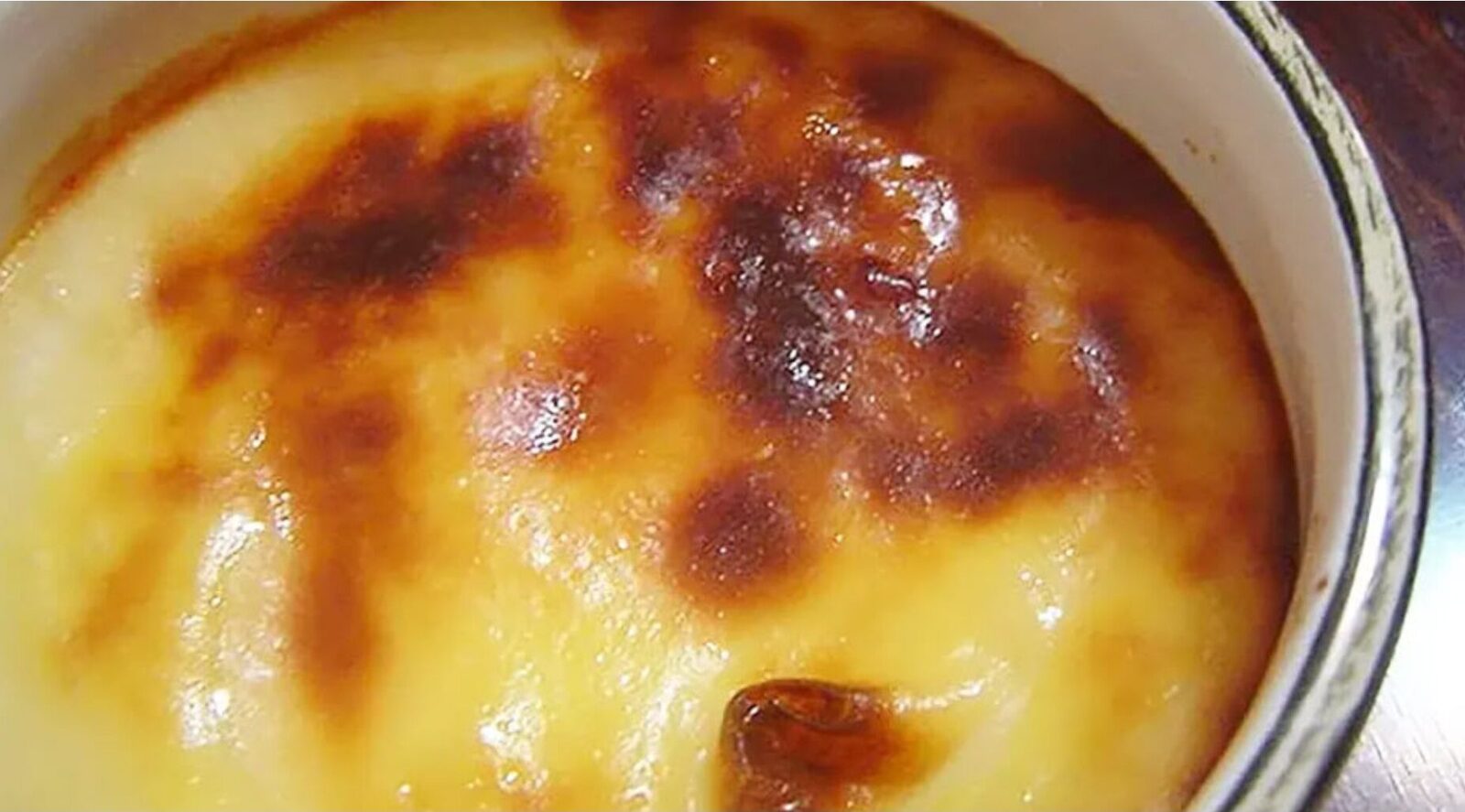 [ad_1] Orezul cu lapte, cunoscut în Turcia sub denumirea de sutlaç, este un desert cremos preparat la cuptor, cu rețete variate