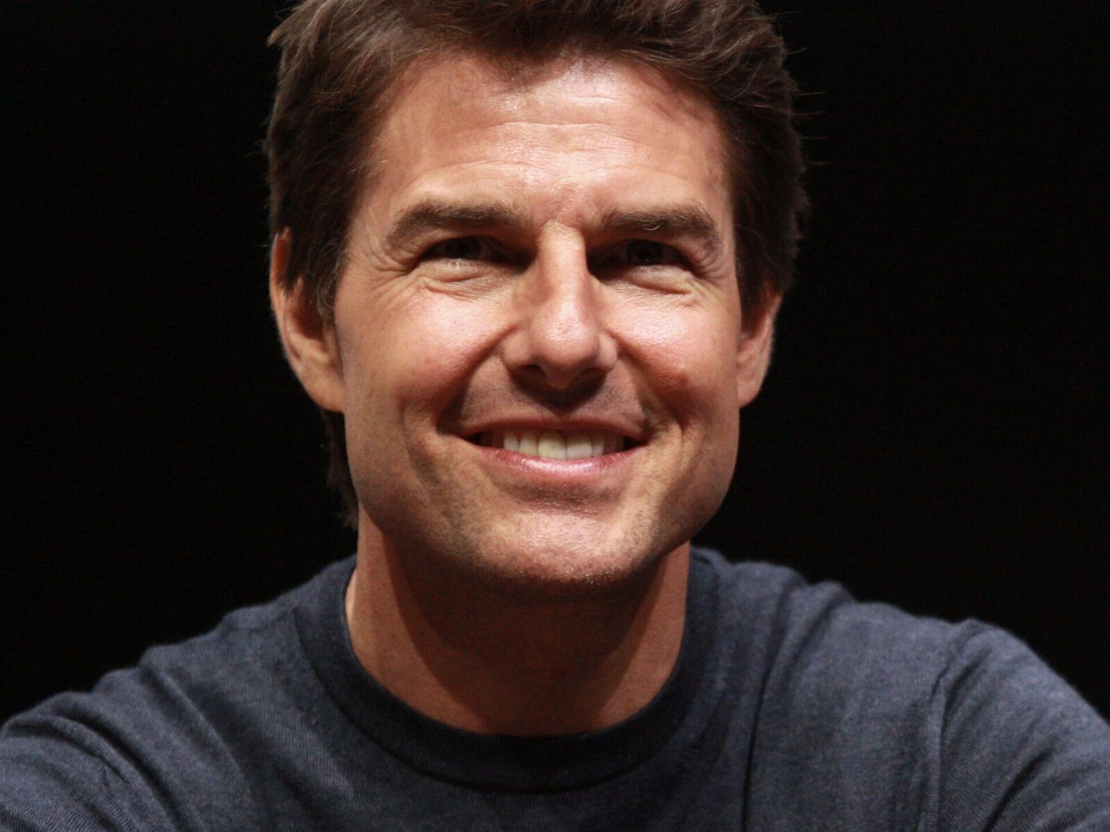 [ad_1] Tom Cruise, actorul superstar cunoscut pentru abordarea sa îndrăzneață în carieră, se confruntă acum cu o problemă personală necontrolată: tăcerea socială