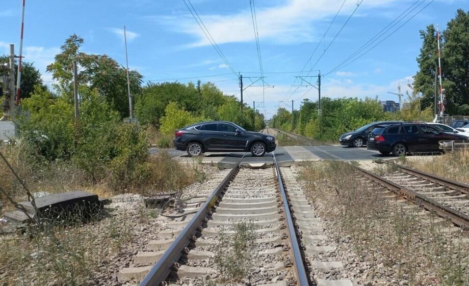 Trafic deviat pe ruta Constanța – Tulcea în zona orașului Babadag, pe măsură ce se începe modernizarea trecerii la nivel cu calea ferată