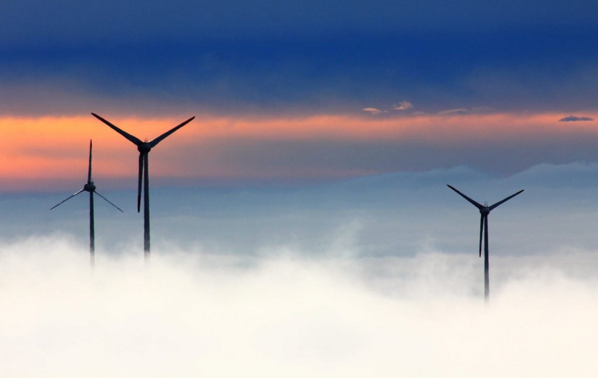 Producătorii de energie regenerabilă avertizează asupra riscului unui blocaj în sectorul energetic din cauza implementării fără perioadă de tranziție a noii metodologii de racordare la rețea, cu un cadru de reglementare nesoluționat
