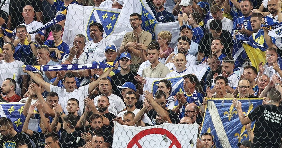 Ultrașii intenționează să se răzbune. Tensiuni înainte de Bosnia – România, mitinguri mari în Zenica.