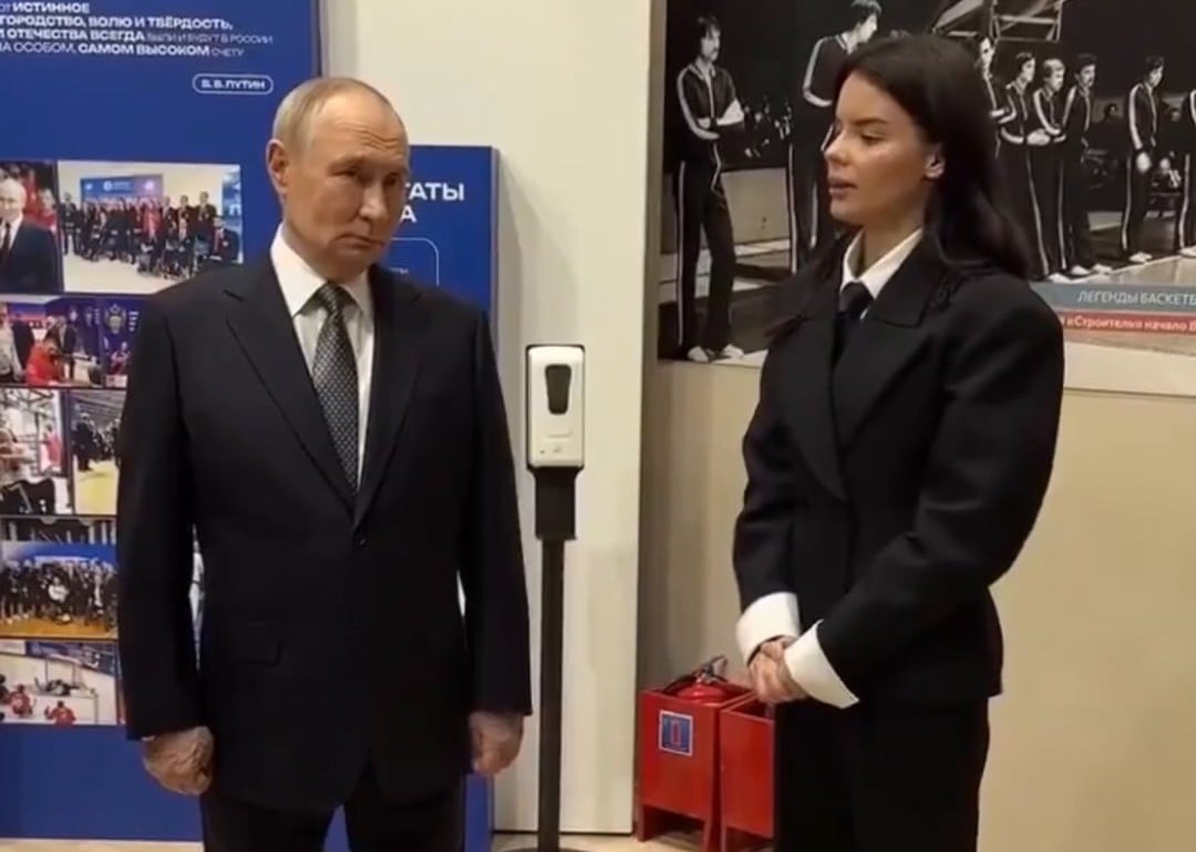 VIDEO: Un detaliu reaprinde speculațiile privind sănătatea președintelui rus – «Vladimir Putin are dificultăți cu mâinile»