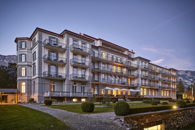 [ad_1] Frații Pavăl amână redeschiderea hotelului Waldhaus Flims din Elveția Frații Pavăl, cunoscuți ca proprietari ai rețelei Dedeman, au achiziționat recent complexul hotelier Waldhaus Flims Wellness Resort din Elveția
