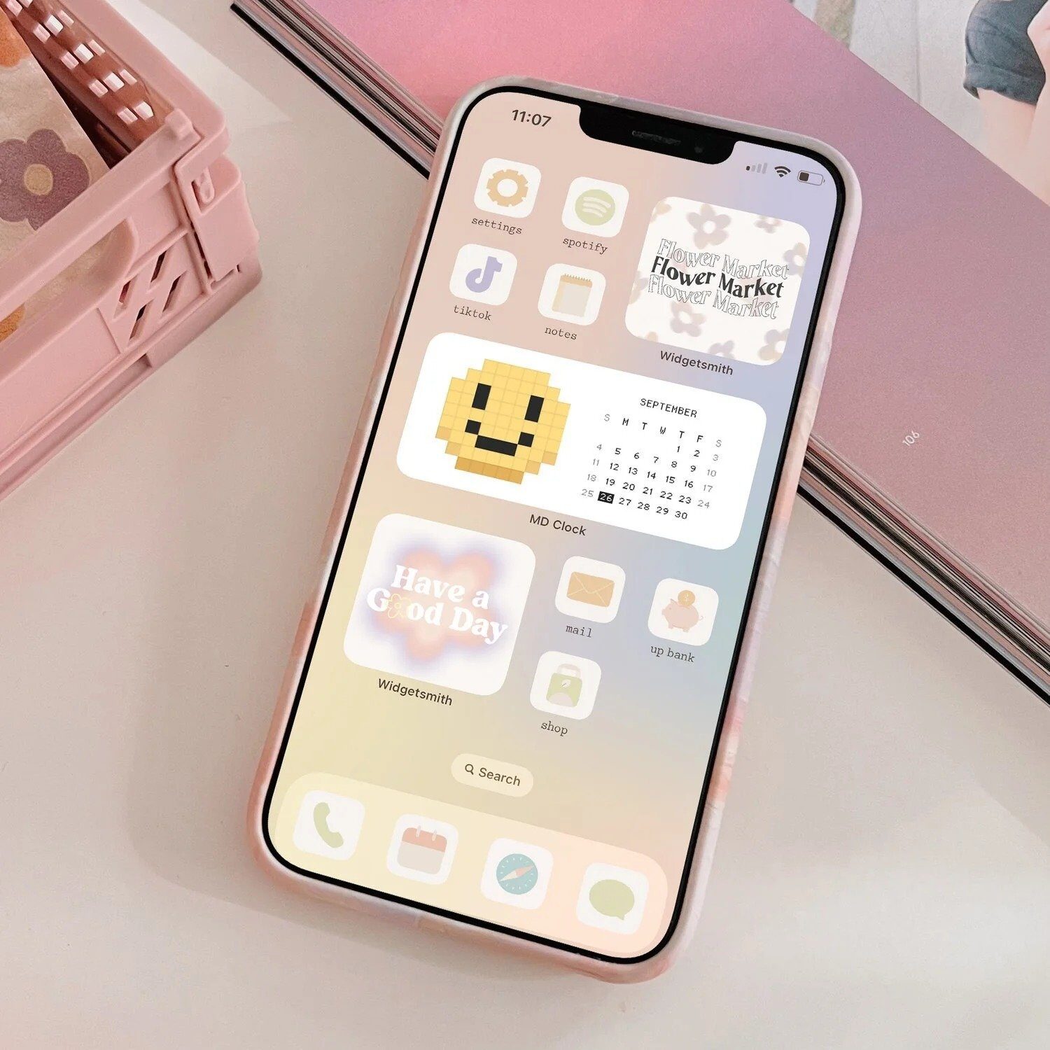 [ad_1] Widgeturile și ecranele de blocare pe iPhone au înregistrat o evoluție semnificativă în ultimii ani, transformându-se din simple elemente decorative în unelte funcționale esențiale pentru utilizatori