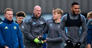 Explicația absenței lui Lewis Hall din echipa de start a lui Newcastle contra Burnley