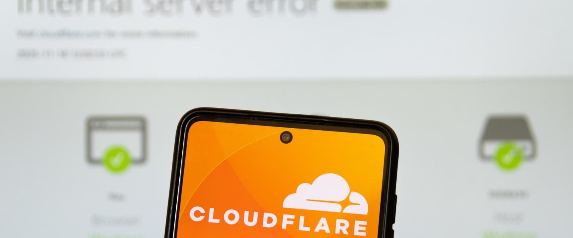 Site-urile au revenit online după soluționarea problemelor de pe platforma Cloudflare.