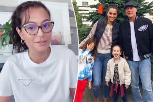 Soția lui Bruce Willis, Emma Heming, trăiește un “amestec de tristețe” înainte de Crăciun, în timp ce actorul luptă cu demența.