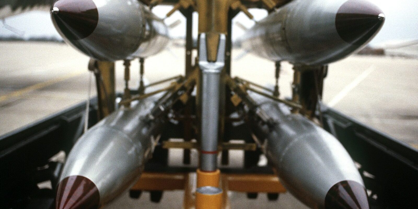 1609px-B-61_bomb_rack-e1667038808561.jpg