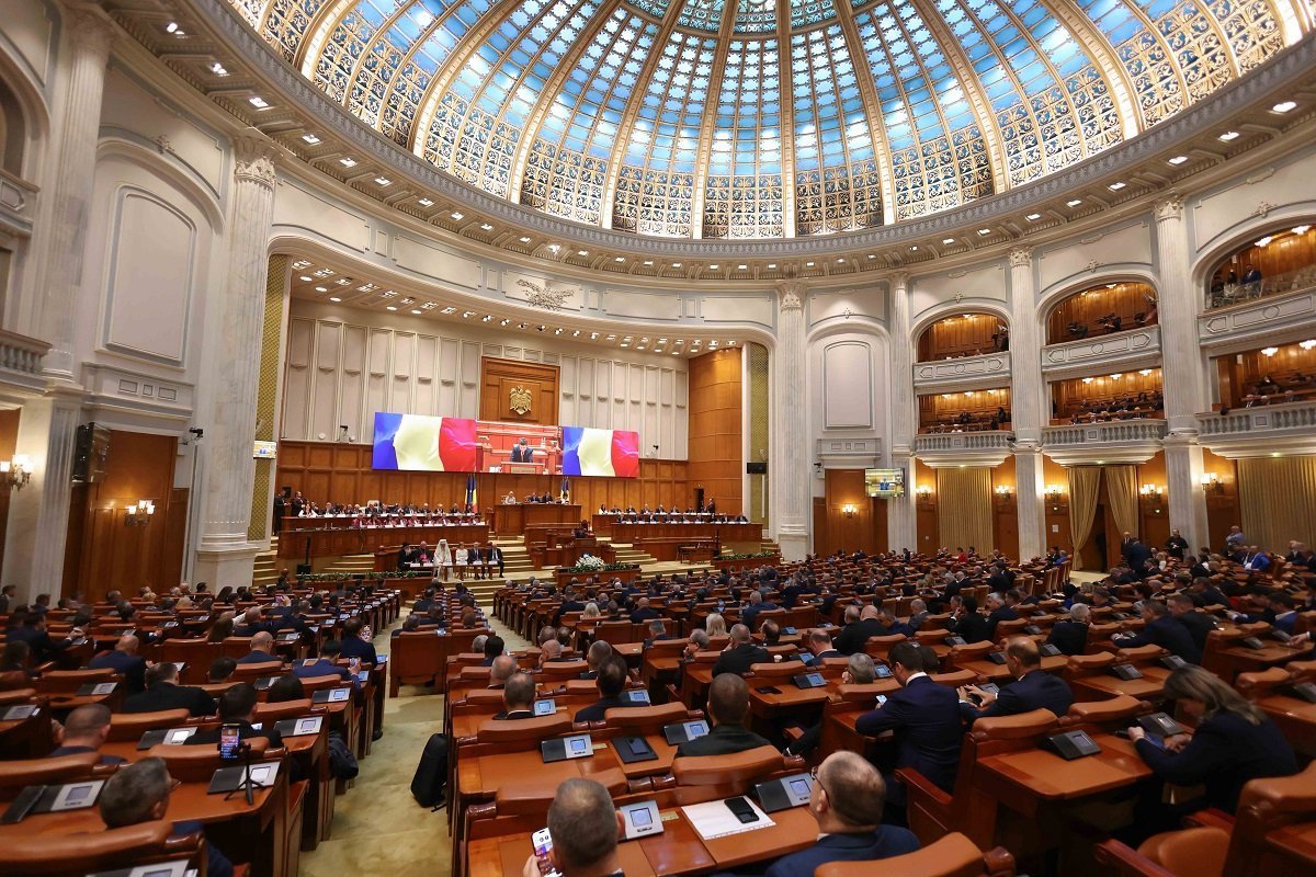 Moțiunea de cenzură inițiată de AUR și PACE a fost depusă la Parlament / Ninel Peia consideră că reprezintă un dar pentru Sorin Grindeanu de ziua liderului PSD