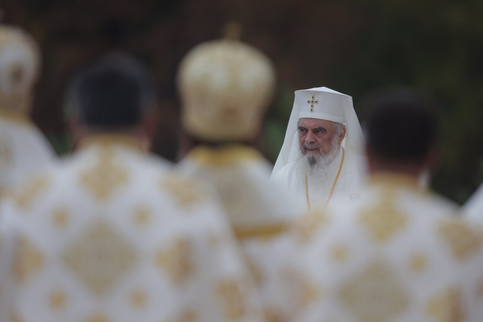 Patriarhul Daniel urează românilor sănătate, fericire și pace într-un mesaj pentru noi începuturi Cu ocazia începutului anului 2026 și a sărbătorii Botezului Domnului, Patriarhul Bisericii Ortodoxe Române, Preafericitul Părinte Daniel, a transmis un mesaj video plin de spirit festiv, în care adresează românilor urări de sănătate, fericire, pace și bucurie