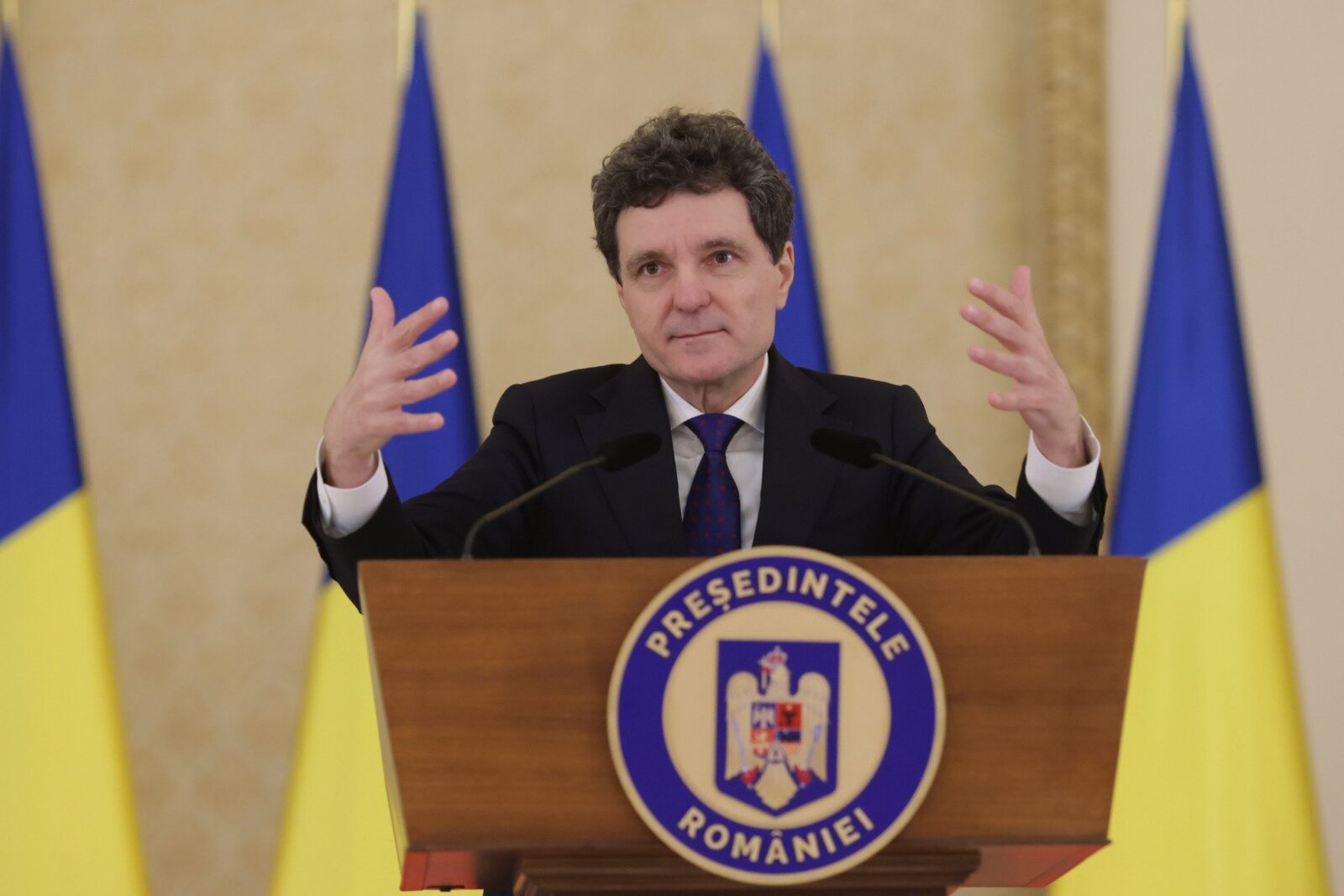 Nicușor Dan afirmă că moralitatea are o importanță redusă în noua eră a lui Trump; SUA și Uniunea Europeană trebuie să își îmbunătățească comunicarea – interviu pentru o publicație de știri.