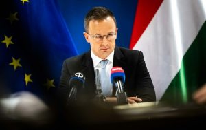 Péter Szijjártó, ministrul ungar de externe, afirmă că Ungaria nu va permite accesul migranților în 2026 și nu va finanța deloc alte gestionări ale imigrației
