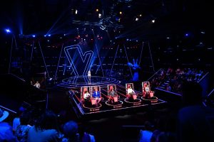 Finala Vocea României 2025, acum în direct la Pro TV. Trei concurente pentru trofeu / Invitat special: artist internațional.