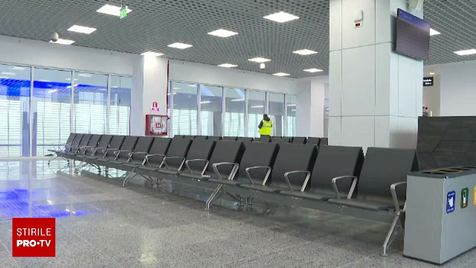 Aeroportul Craiova deschide un nou terminal în valoare de peste 100 de milioane de euro, destinat să acomodeze anual 2 milioane de pasageri.