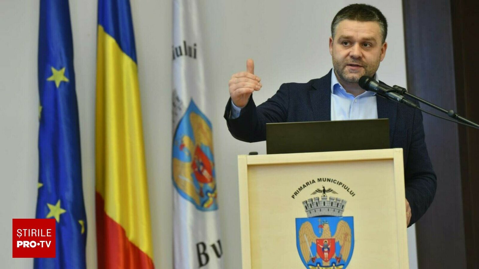 Ciucu reduce bugetele tuturor instituțiilor pentru a preveni falimentul Bucureștiului. „Poate că este și un gură de aur în management.”