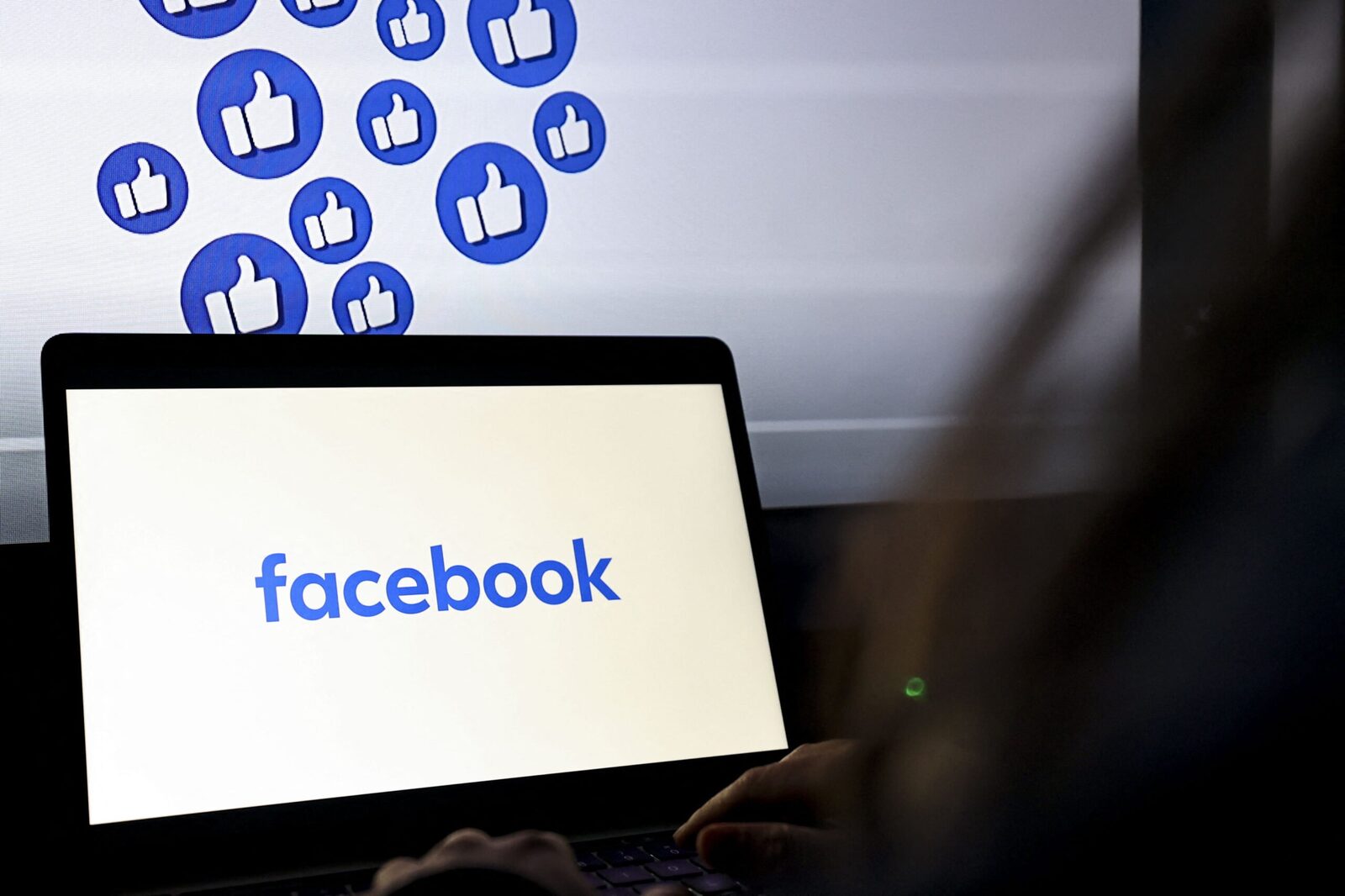[ad_1] Facebook testează o nouă funcție de abonament pentru partajarea de mai multe linkuri, în contextul în care compania încearcă să monetizeze diferite aspecte ale platformei