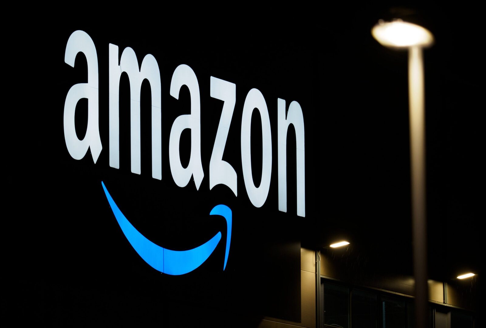 [ad_1] Amazon a prezentat Trainium3, următoarea generație a cipurilor AI dezvoltate intern pentru infrastructură de servere