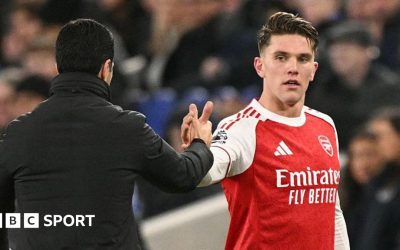 Everton 0-1 Arsenal: Gunners return to the top with victory at Toffees