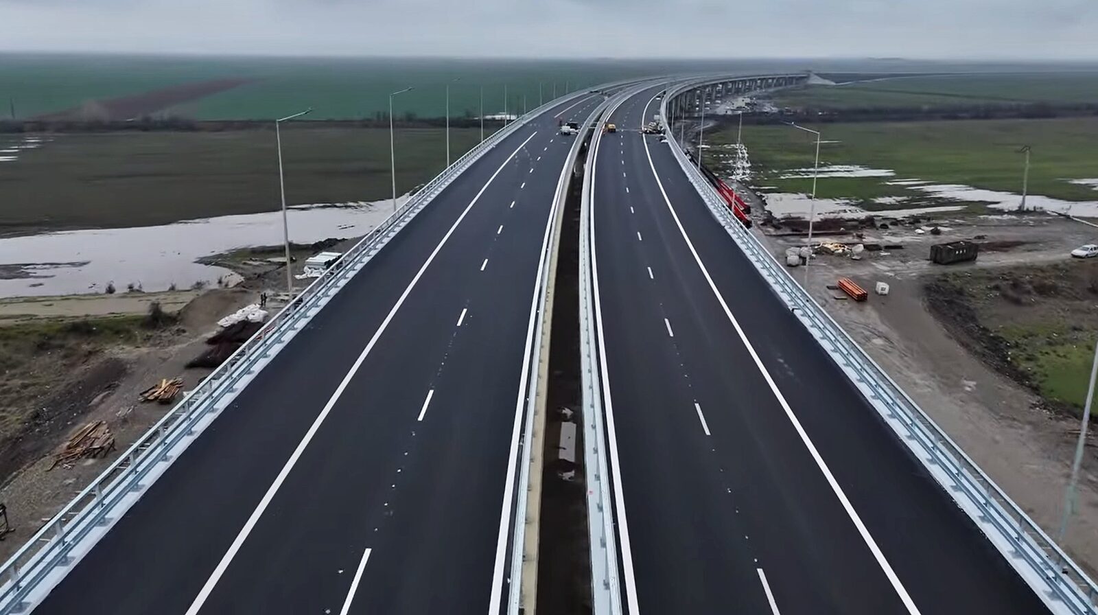 VIDEO: Sărbătorile aduc o realizare impresionantă – 200 de kilometri de autostradă continuă în cea mai greu încercată provincie istorică a României.