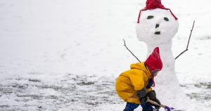 Avertizări meteo: ninsori, vânt intens și polei de Crăciun. Prognoza pentru următoarele zile și zone cu ger.