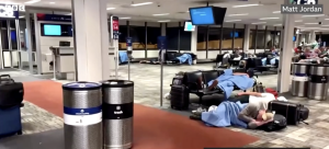 Mii de plecări și sosiri anulate în Statele Unite din cauza vremii severe de iarnă