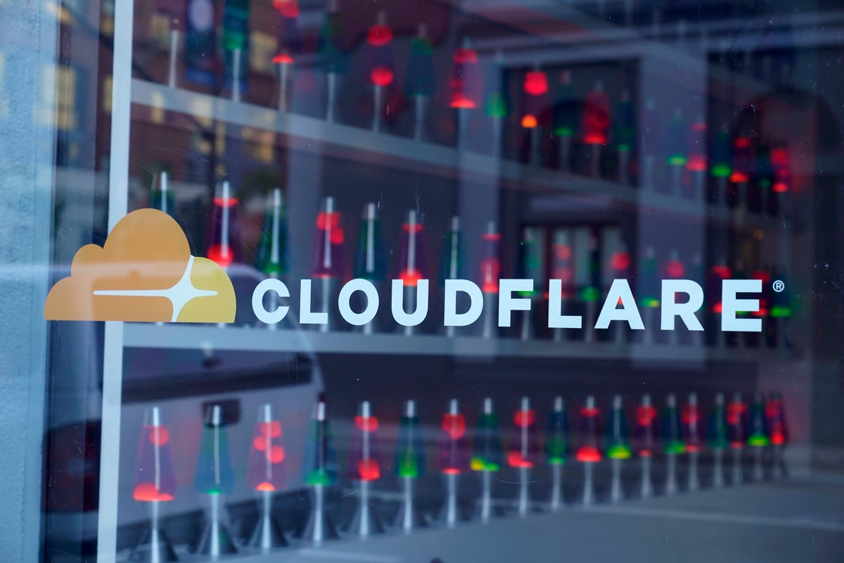 Cloudflare este căzut: Probleme majore cu funcționarea internetului.