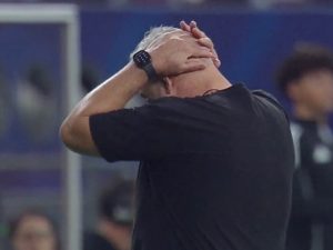 Cosmin Olăroiu, șocat după eșecul de 0-3 cu Maroc, s-a acoperit cu mâinile!
