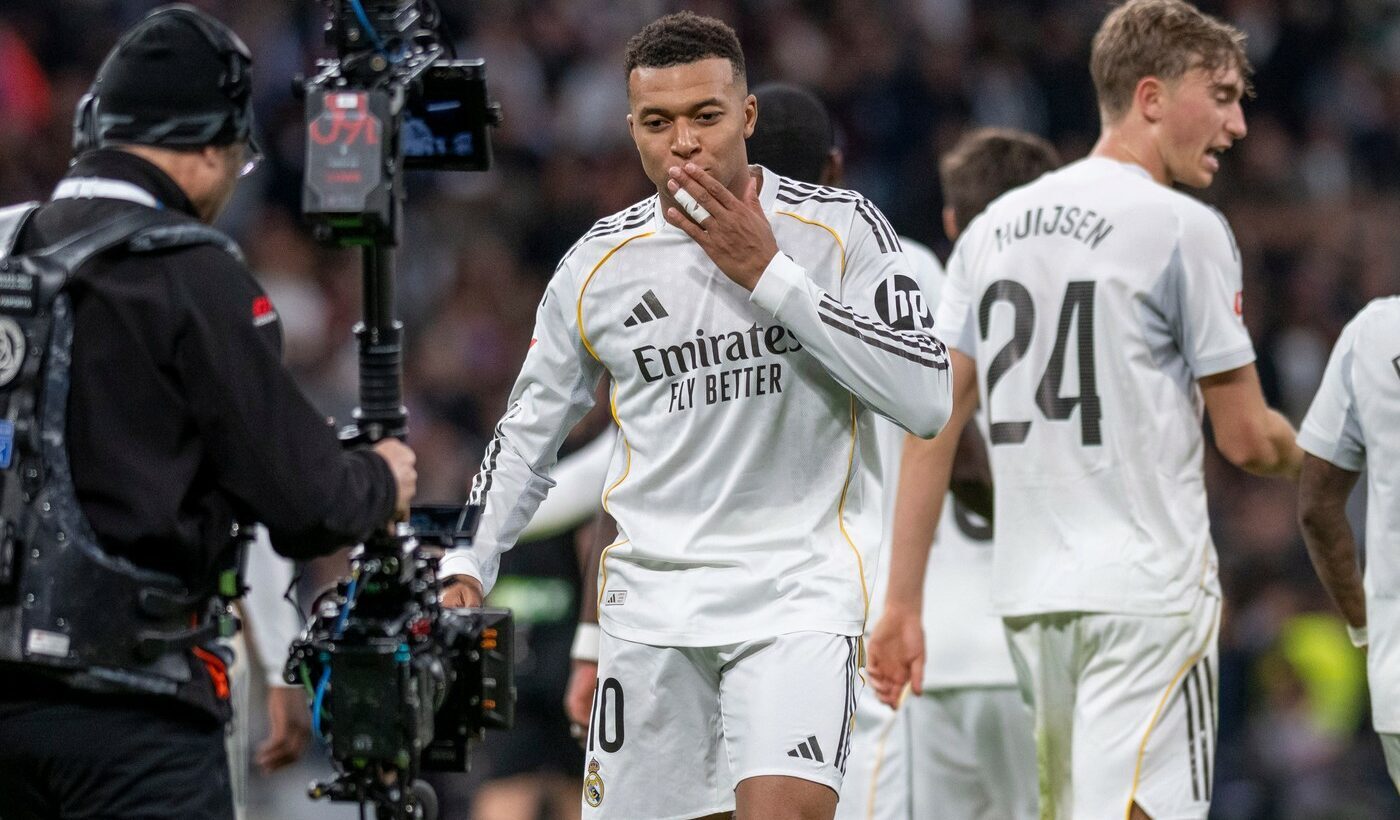 Cristiano Ronaldo răspunde după ce Kylian Mbappe i-a egalat recordul de goluri într-un sezon.