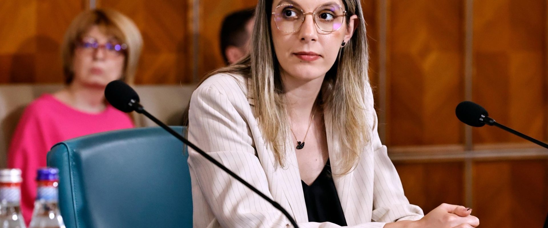 Diana Buzoianu, Ministrul, face apel la demisia liderilor ABA Buzău–Ialomița și ESZ Prahova; ea a dispus Corpului de Control să efectueze inspectii.