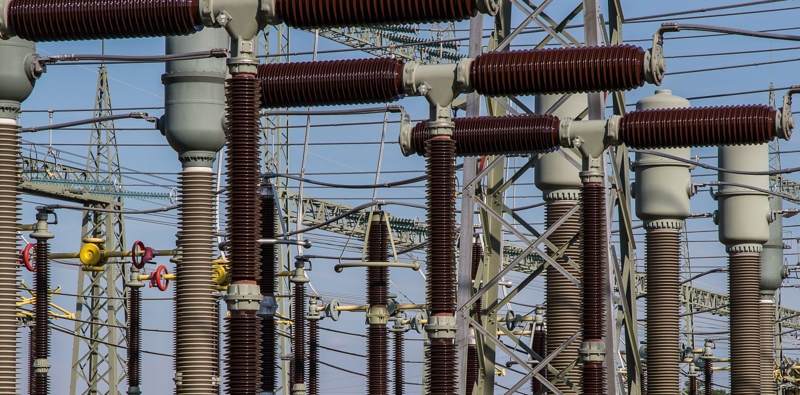 Uniunea Europeană intenționează să accelereze dezvoltarea rețelelor electrice transfrontaliere pentru a diminua costurile la energie electrică