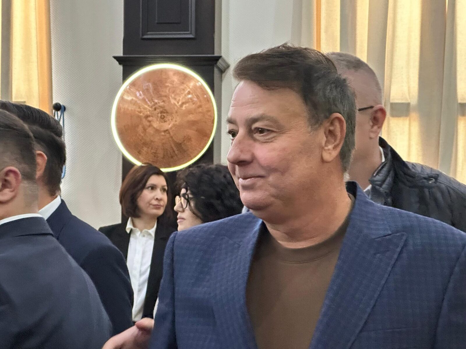 [ad_1] Florin Mitroi, membru al Partidului Național Liberal, a declarat joi că renunță la postul de președinte al Consiliului Județean Constanța, conform unei surse informatice locale