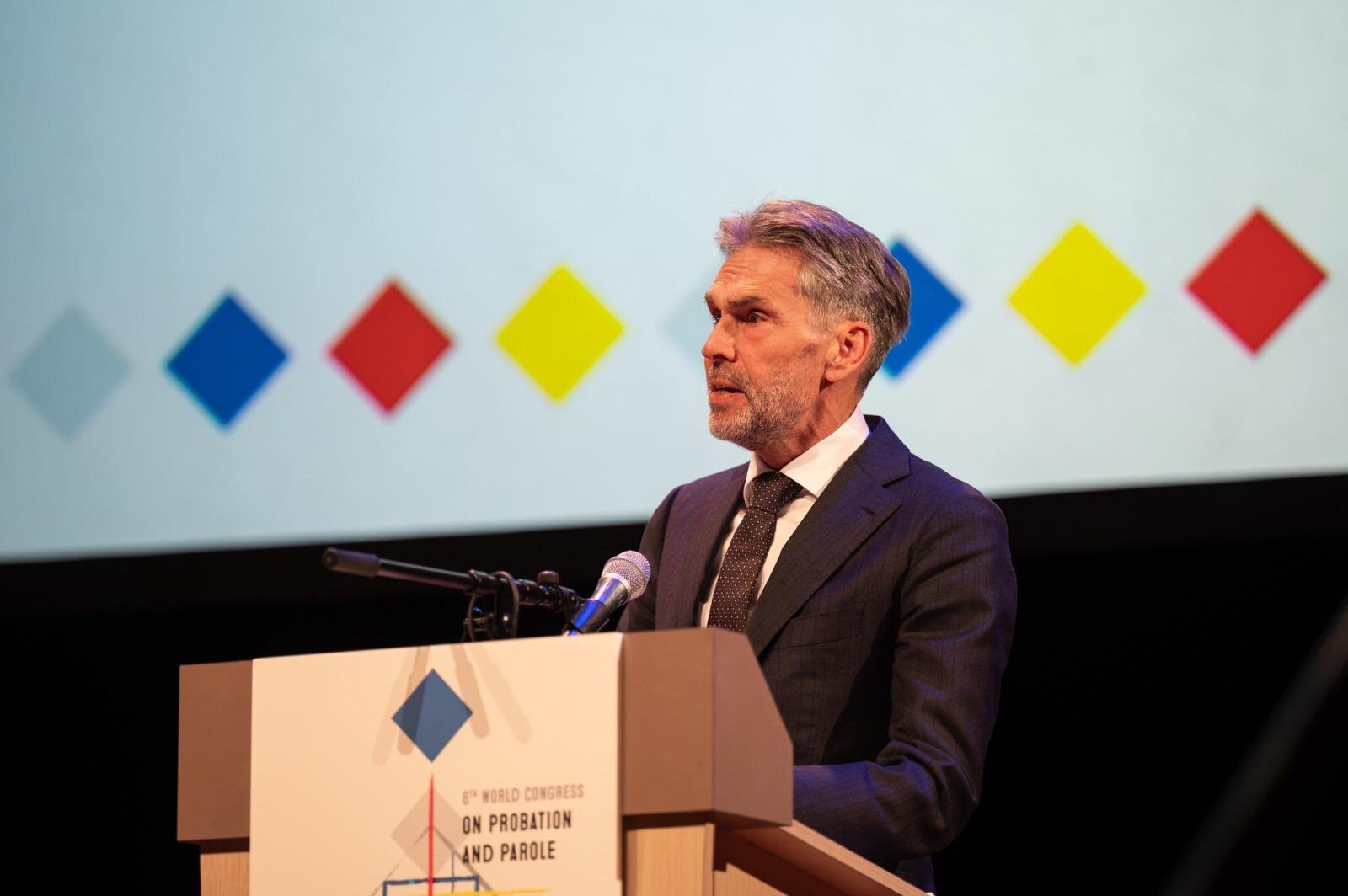 Prim-ministrul Olandei, Dick Schoof, efectuează o vizită oficială în România, unde va discuta despre colaborarea militară și consolidarea parteneriatului strategic între cele două țări