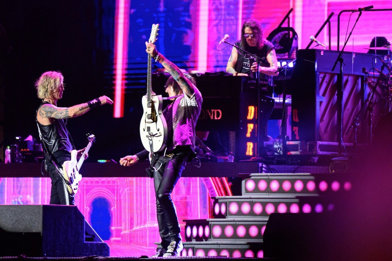 Guns N’ Roses lansează două melodii noi înainte de turneul din 2026