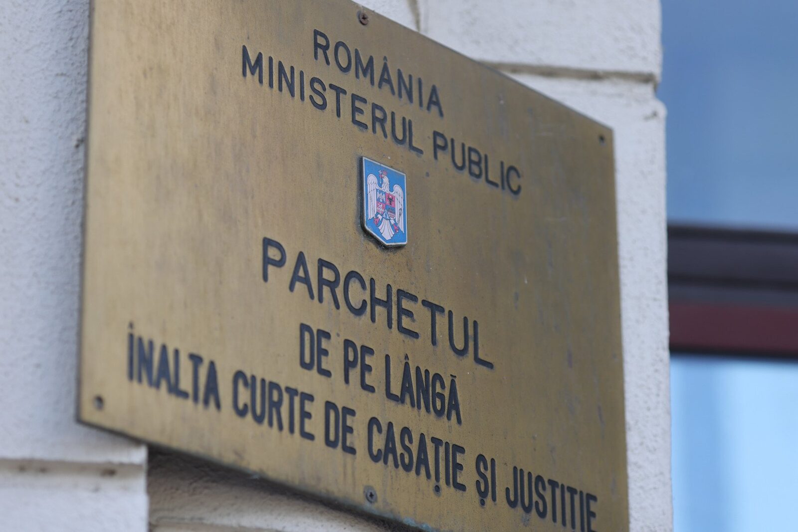 Zeci de persoane la Parchetul General pentru depunerea plângerilor privind presupusa fraudare a alegerilor prezidențiale de anul trecut / Parchetul nu are activitate cu publicul